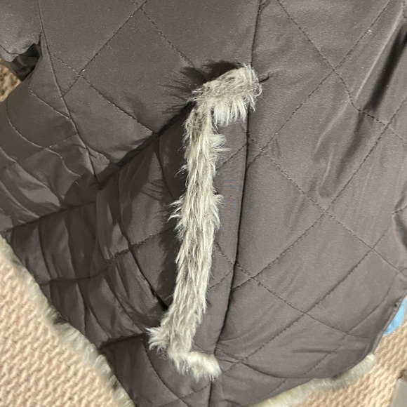 Reversible Faux Fur Hooded Vest - Picture 6 of 7